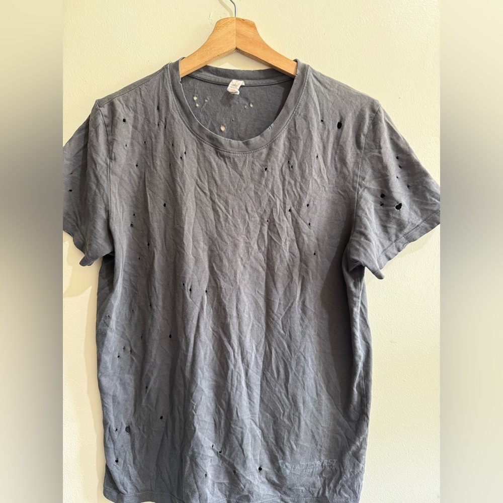 ALO Yoga Charcoal Distressed Men's Tee